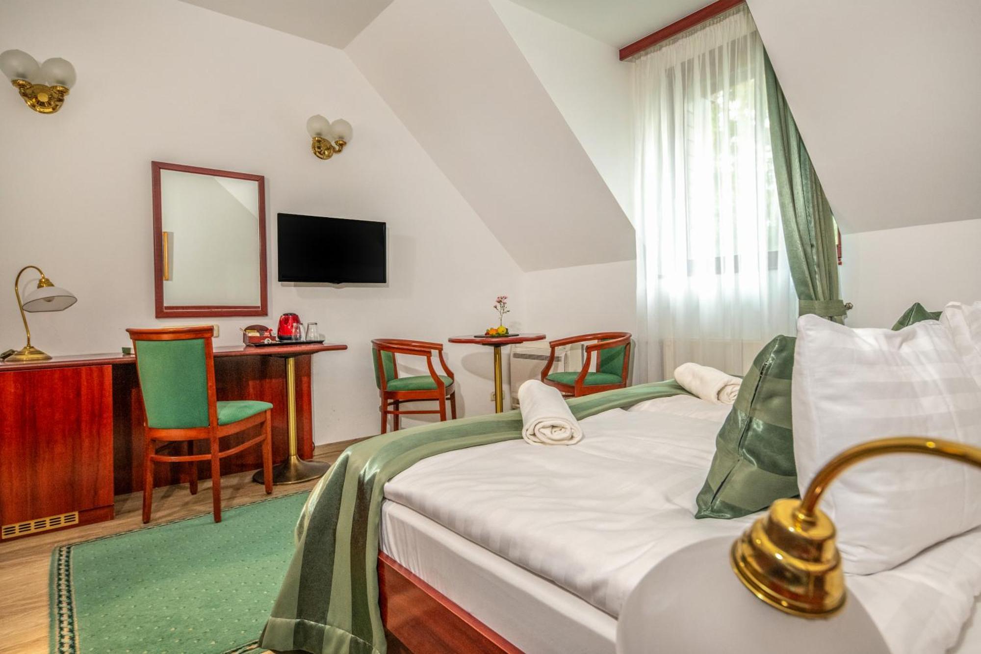 Szarvaskut Hotel Зірц Екстер'єр фото