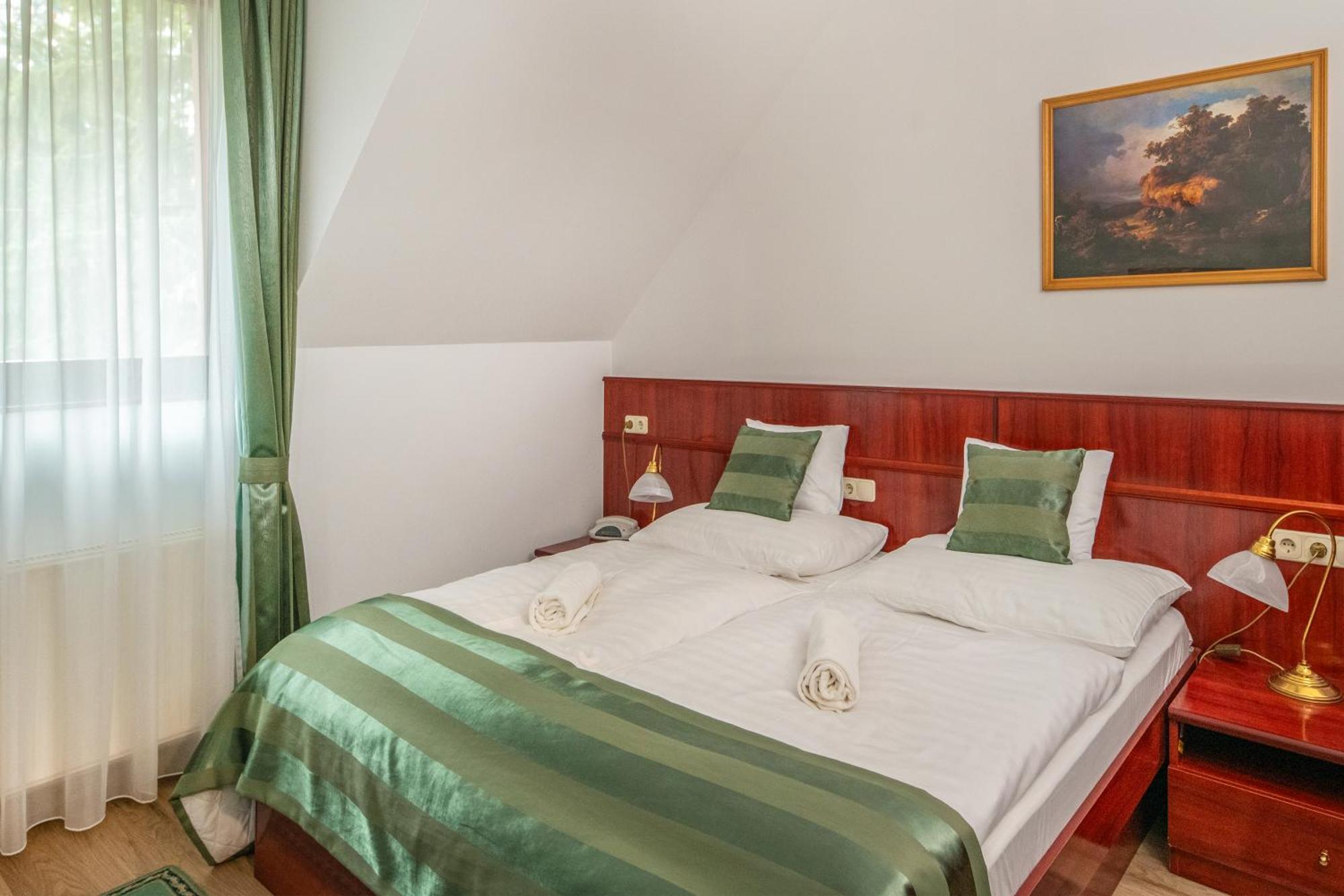 Szarvaskut Hotel Зірц Екстер'єр фото