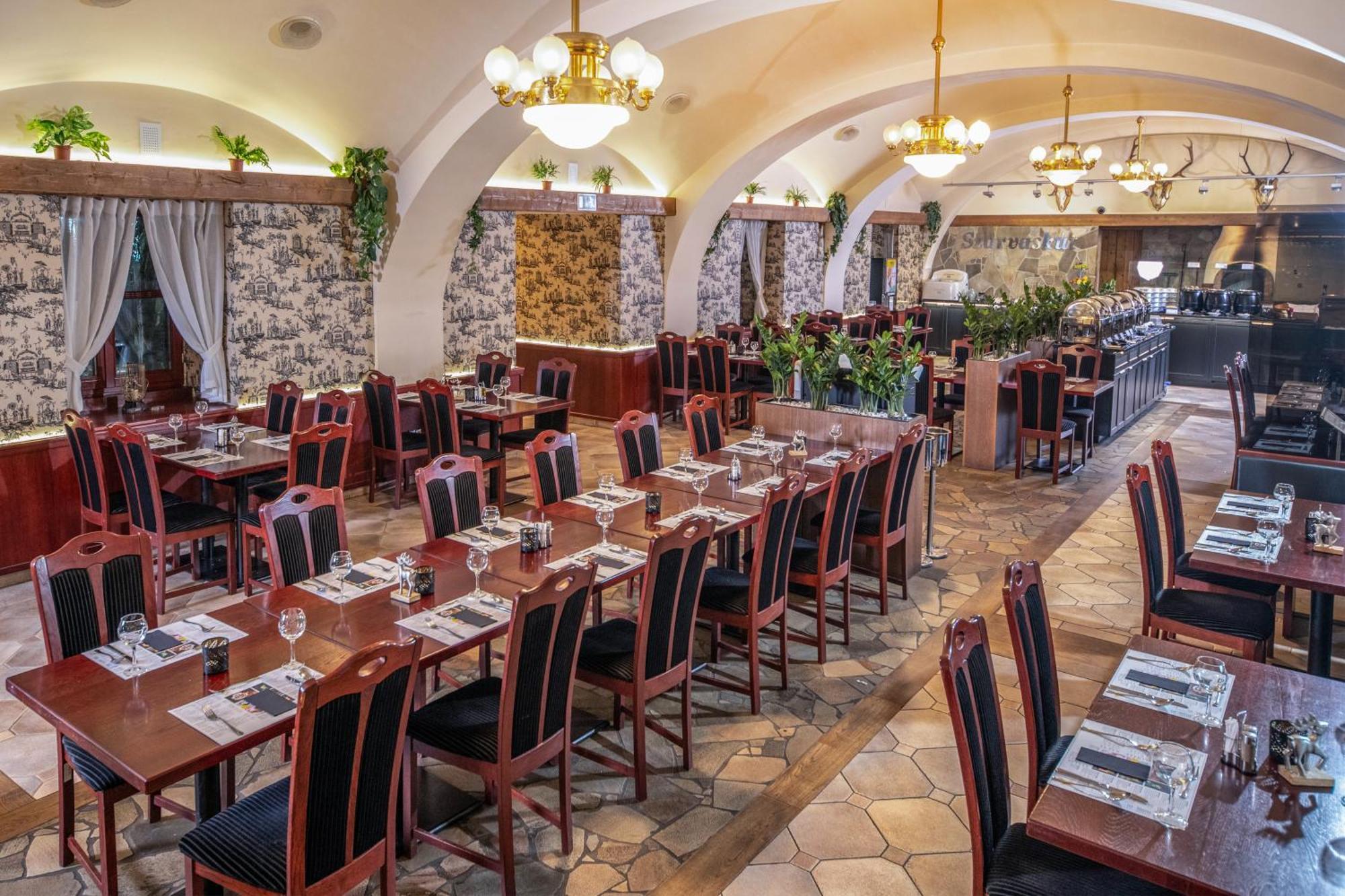 Szarvaskut Hotel Зірц Екстер'єр фото