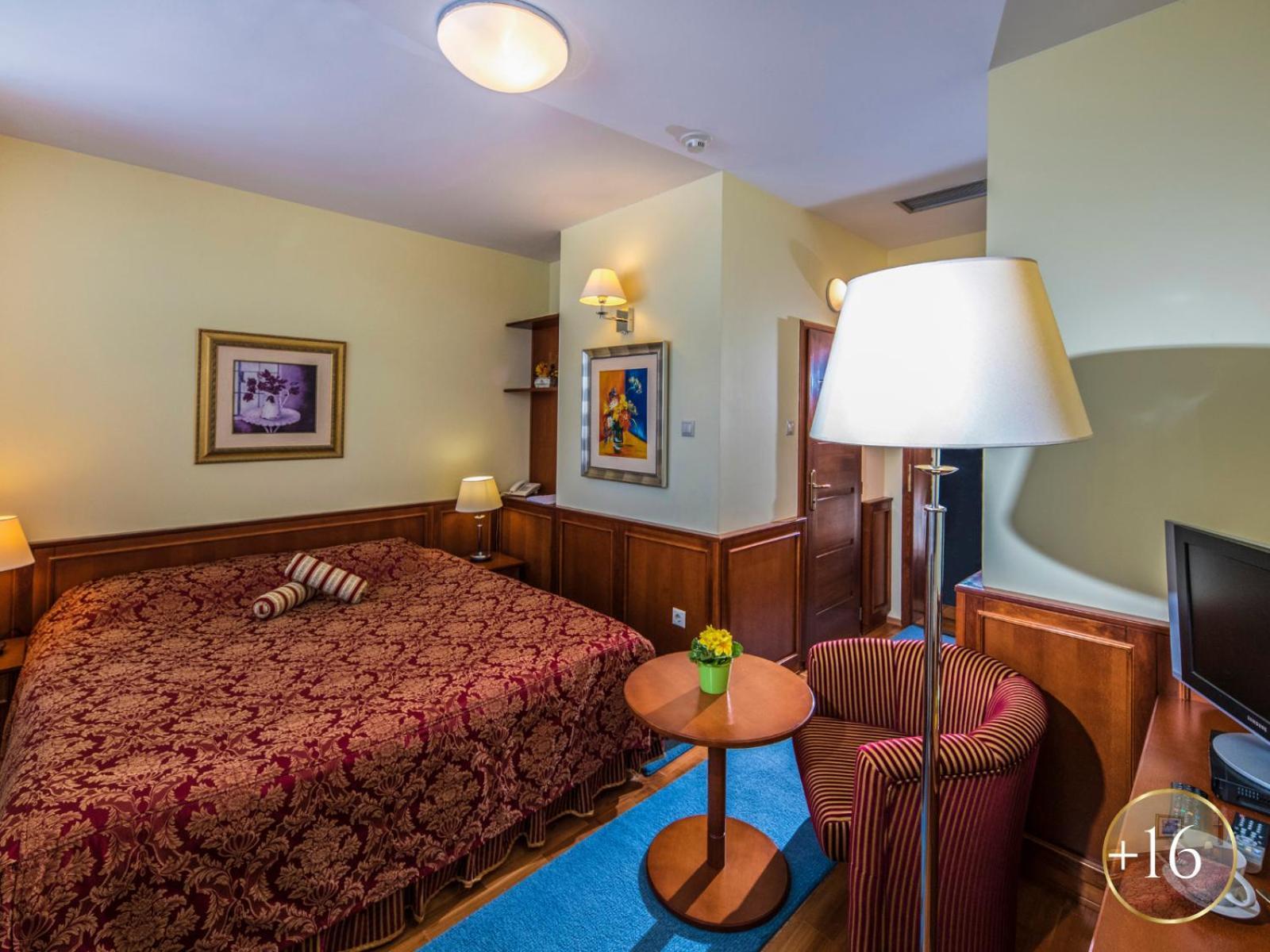 Szarvaskut Hotel Зірц Екстер'єр фото